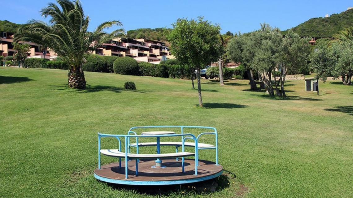 La Mitica 99 Del Portolaconia Residence Канниджионе Экстерьер фото